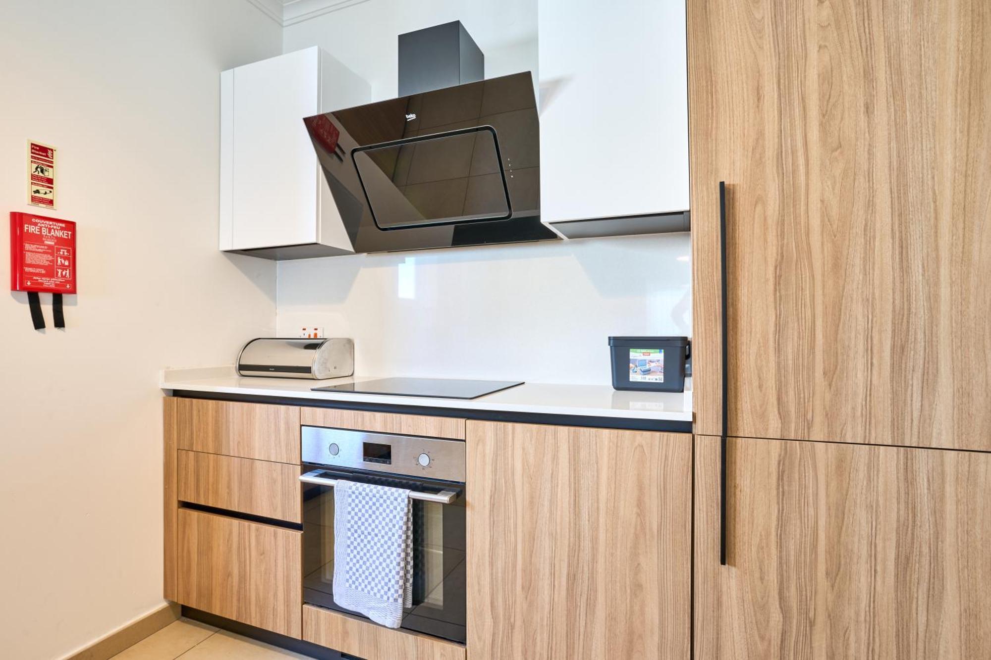 Stunning 3-Bedroom Seaview Retreat In Fort Cambridge Sliema Exterior foto
