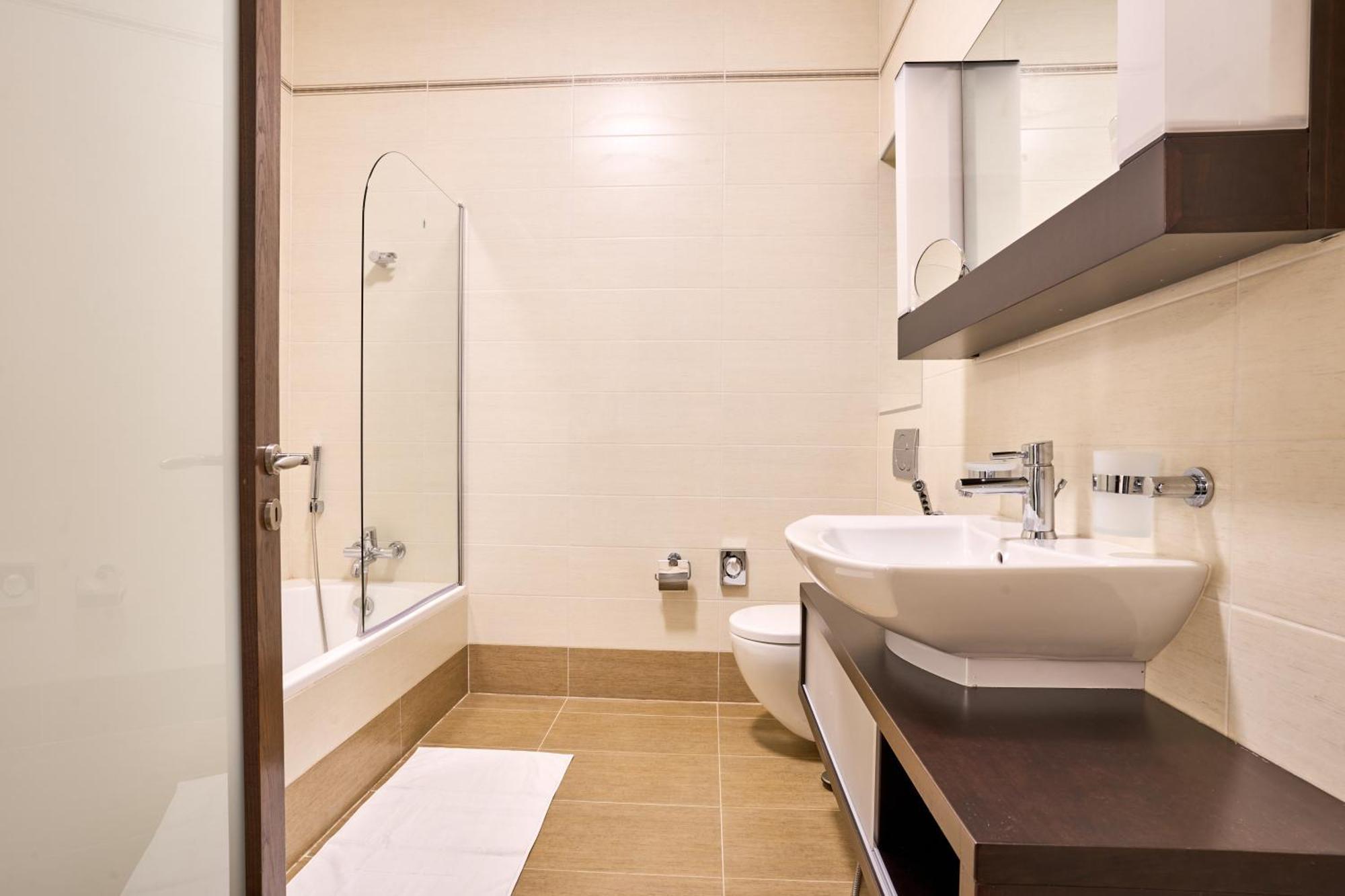 Stunning 3-Bedroom Seaview Retreat In Fort Cambridge Sliema Exterior foto