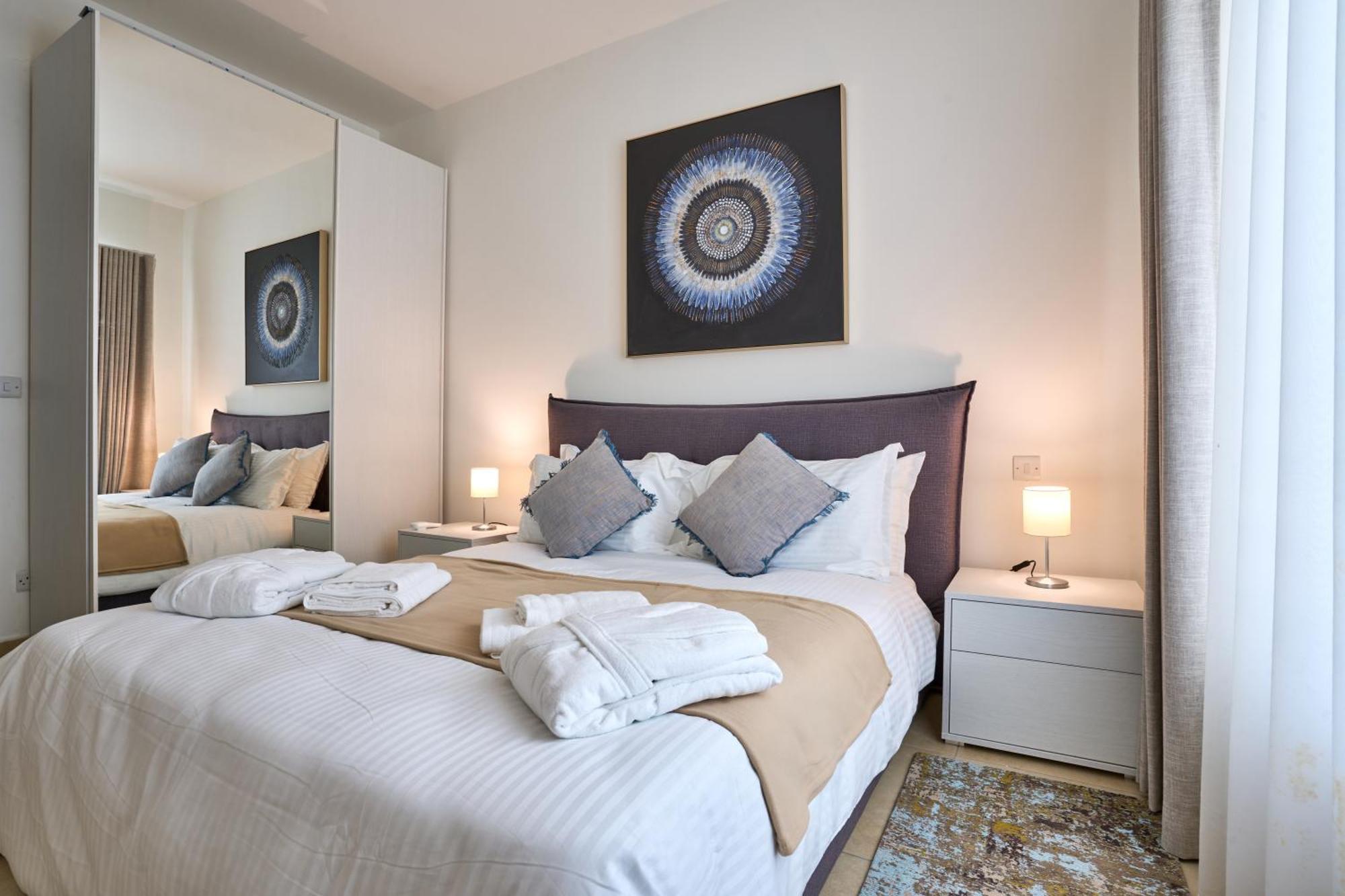 Stunning 3-Bedroom Seaview Retreat In Fort Cambridge Sliema Exterior foto