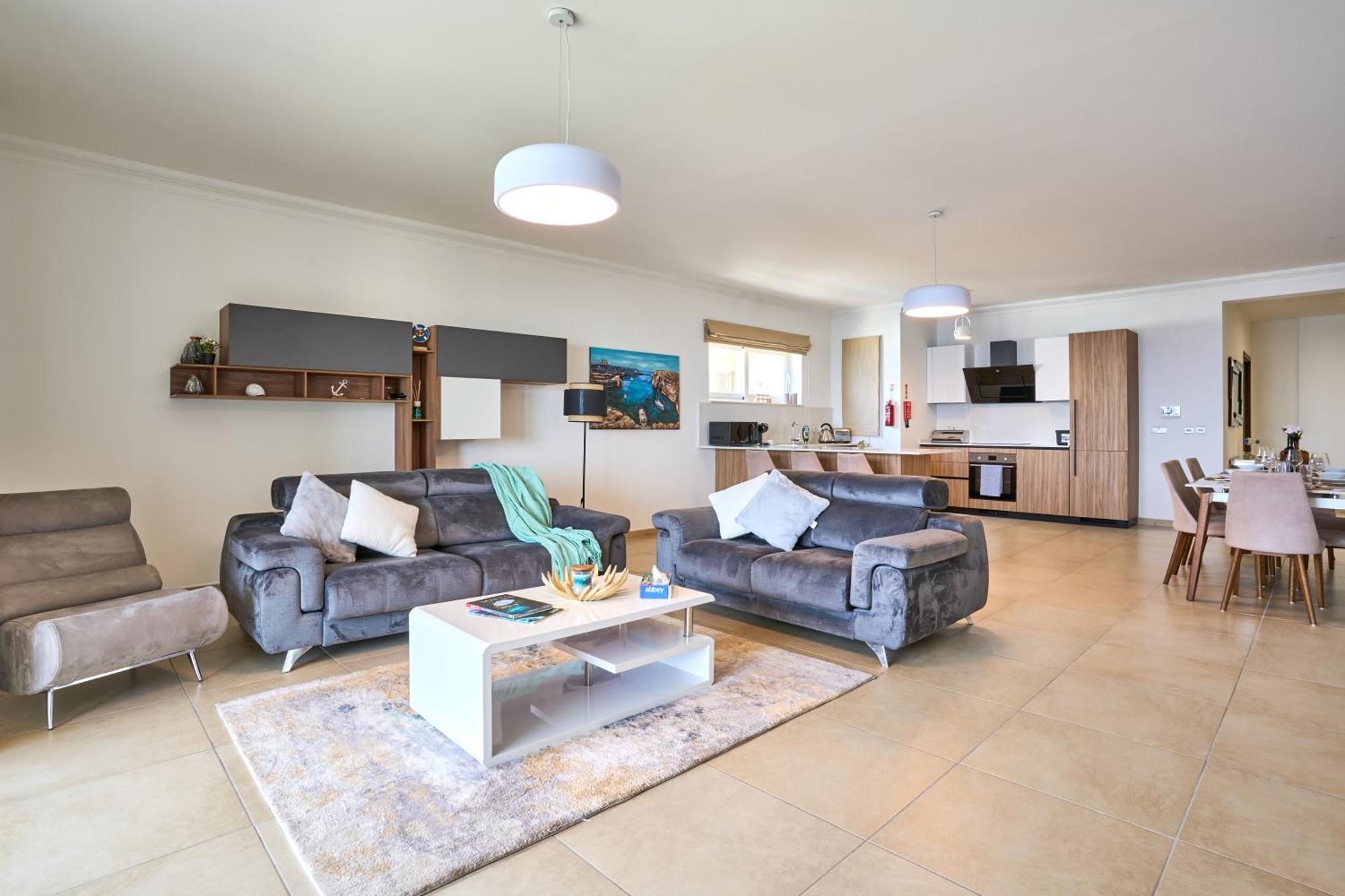 Stunning 3-Bedroom Seaview Retreat In Fort Cambridge Sliema Exterior foto